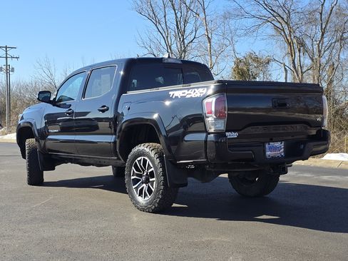 Used 2021 Toyota Tacoma TRD Sport w/ Technology Package image 13