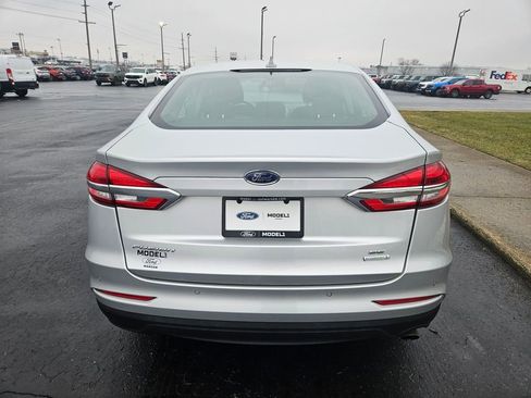 Used 2019 Ford Fusion SE FWD image 8