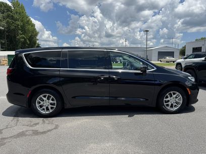 Used 2024 Chrysler Pacifica Touring-L