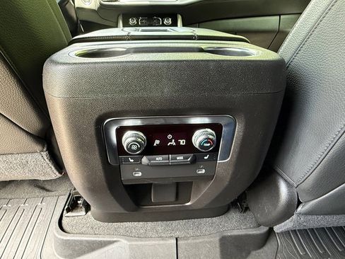 Used 2021 GMC Yukon Denali w/ Denali Premium Package AWD/4WD image 22