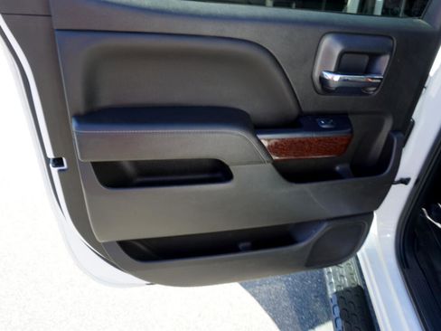 Used 2018 GMC Sierra 1500 SLT w/ SLT Premium Package image 11