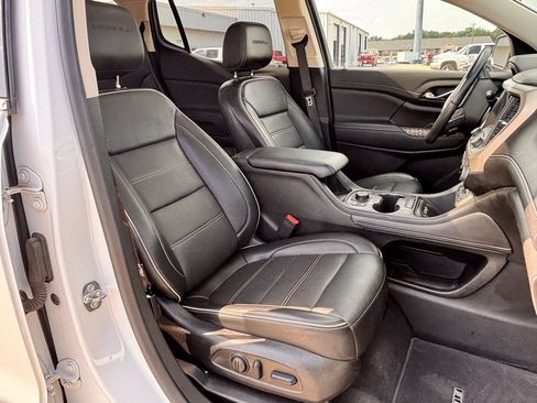 Used 2023 GMC Acadia Denali w/ Denali Ultimate Package FWD image 32