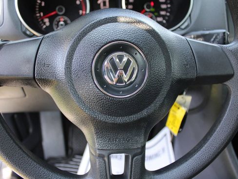 Used 2011 Volkswagen Golf 4-Door FWD image 25