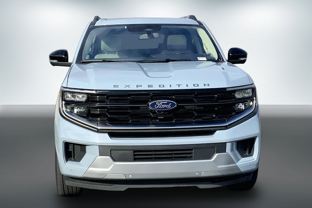 Used 2025 Ford Expedition Max Platinum w/ Driver's Package AWD/4WD image 7