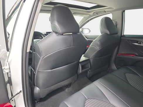 Used 2021 Toyota Camry SE FWD image 12