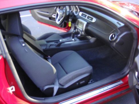 Used 2015 Chevrolet Camaro SS RWD image 14