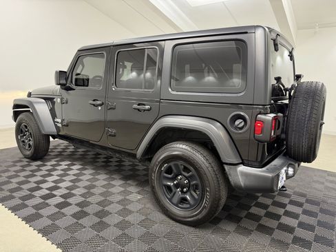 Used 2019 Jeep Wrangler Unlimited Sport image 5