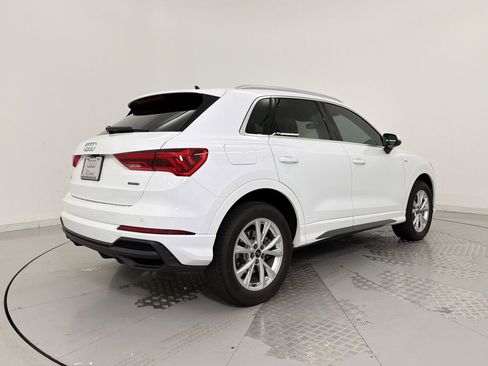 Certified 2025 Audi Q3 2.0T Premium w/ Convenience Package image 9