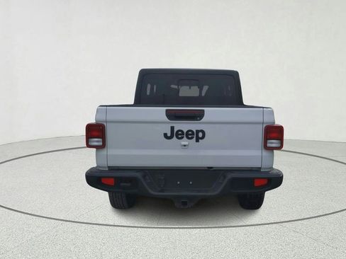 Used 2022 Jeep Gladiator Sport AWD/4WD image 12