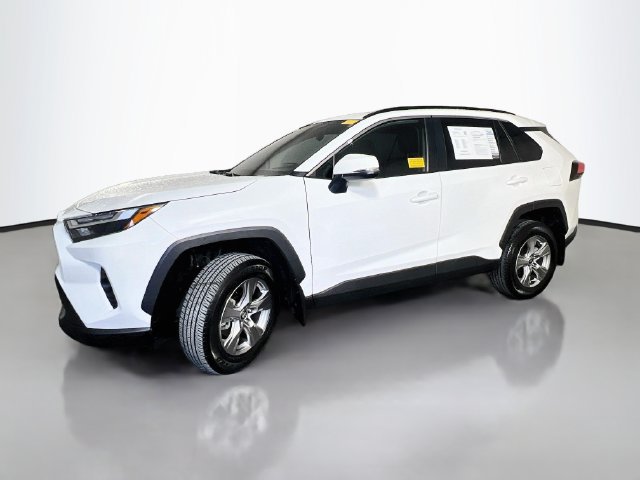 Used 2025 Toyota RAV4 XLE w/ Convenience Package FWD image 4