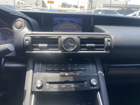 Used 2018 Lexus IS 300 RWD image 12