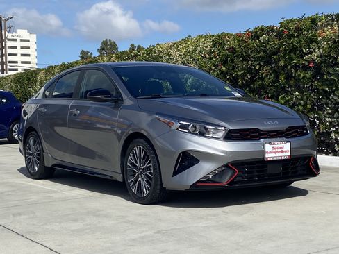 Used 2023 Kia Forte GT-Line w/ GT-Line Premium Package FWD image 2