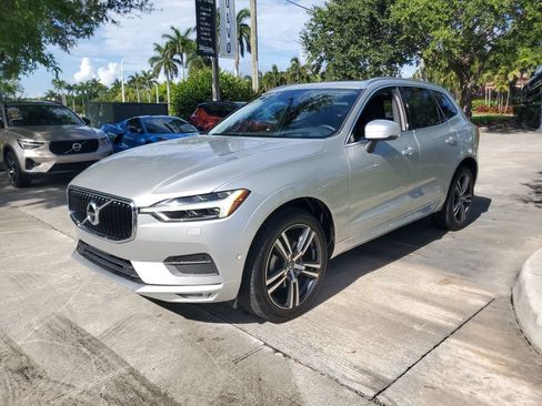 Used 2019 Volvo XC60 T5 Momentum w/ Protection Package FWD image 3