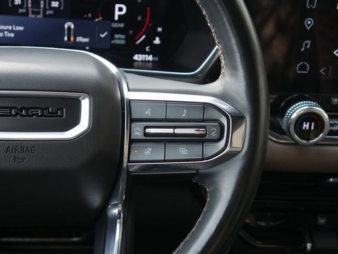 Used 2023 GMC Canyon Denali w/ Denali Black Edition image 20