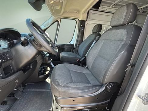 Used 2025 RAM ProMaster 2500 w/ Convenience Group FWD image 18