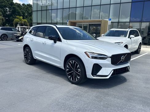 New 2026 Volvo XC60 B5 Ultra w/ Protection Package Premier AWD/4WD image 4