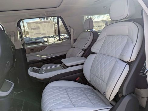 New 2026 Lincoln Navigator L Black Label AWD/4WD image 13