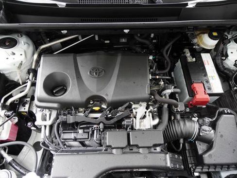 Used 2019 Toyota RAV4 LE image 10