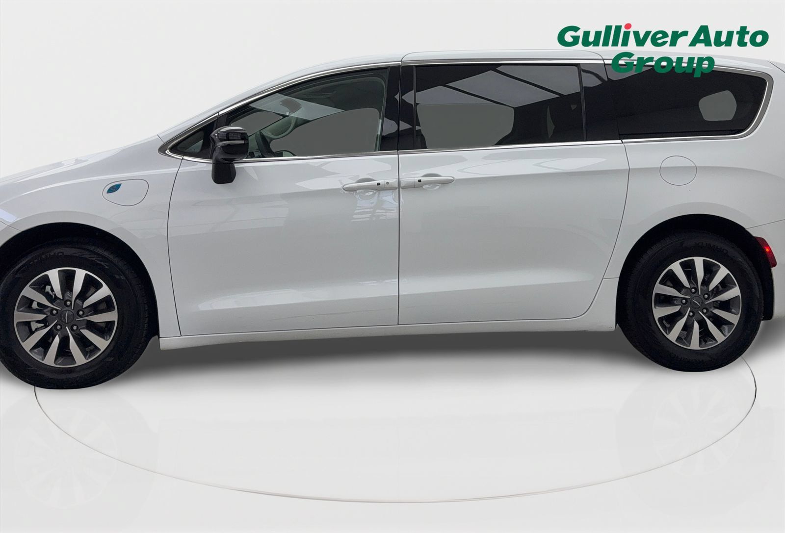 Used 2024 Chrysler Pacifica Limited FWD image 3