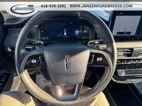 Used 2023 Lincoln Corsair Reserve w/ Towing Package AWD/4WD image 15