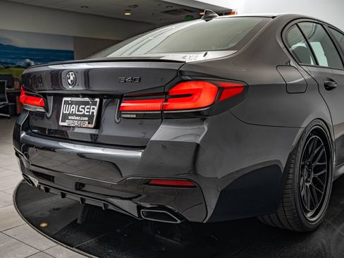 Used 2023 BMW 540i w/ M Sport Package RWD image 17