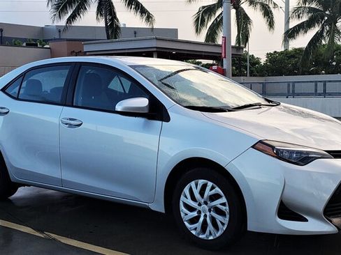 Used 2018 Toyota Corolla LE FWD image 4