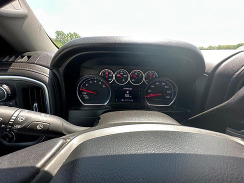 Used 2021 Chevrolet Silverado 1500 LT AWD/4WD image 18