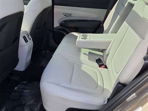 Certified 2025 Hyundai Tucson Limited image 11