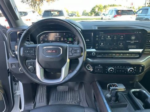 Used 2024 GMC Sierra 1500 SLT w/ SLT Premium Plus Package AWD/4WD image 17