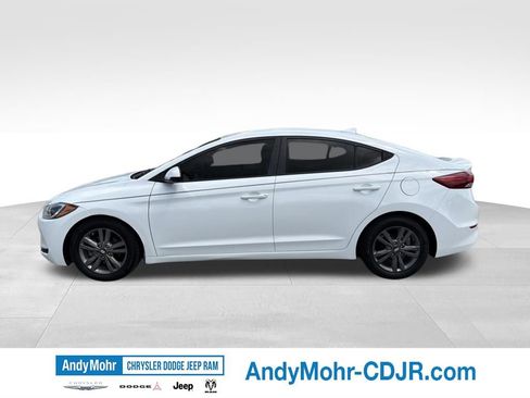 Used 2017 Hyundai Elantra SE FWD image 4