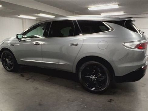 Used 2023 Buick Enclave Essence w/ Sport Touring Edition image 6