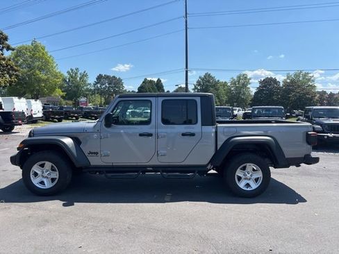 Used 2020 Jeep Gladiator Sport w/ Quick Order Package 24S AWD/4WD image 9