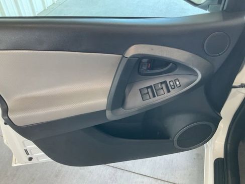 Used 2012 Toyota RAV4 Limited w/ Navigation Value Pkg image 5