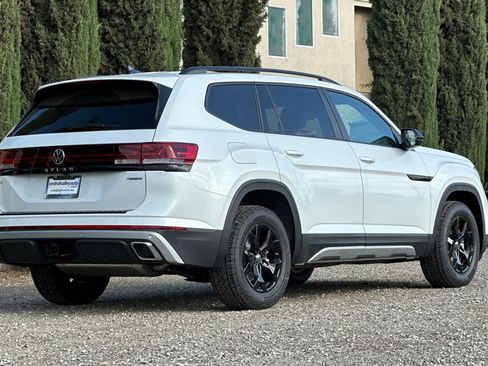New 2026 Volkswagen Atlas Peak Edition AWD/4WD image 4