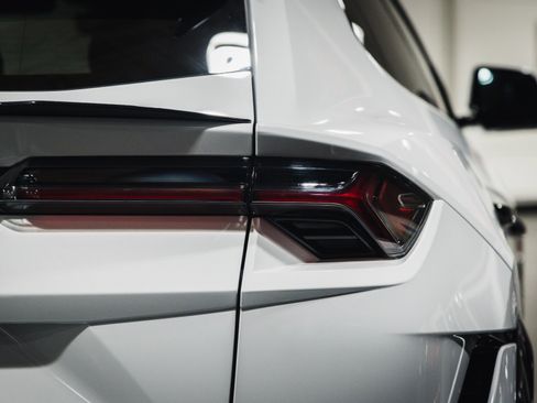 Used 2023 Lamborghini Urus Performante image 43
