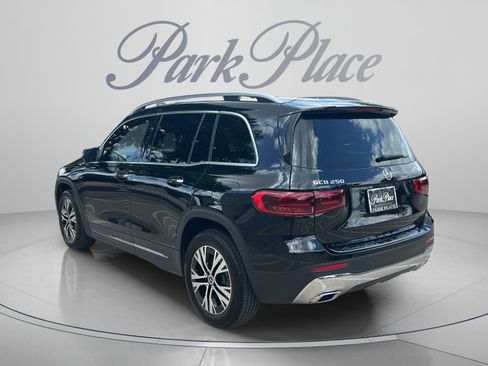 Certified 2025 Mercedes-Benz GLB 250 image 3