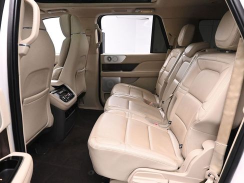 Used 2021 Lincoln Navigator L Reserve w/ Luxury Package image 15