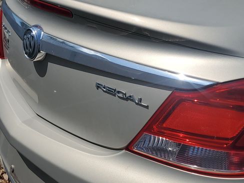 Used 2012 Buick Regal Leather FWD image 8