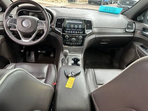 Used 2019 Jeep Grand Cherokee Overland AWD/4WD image 25