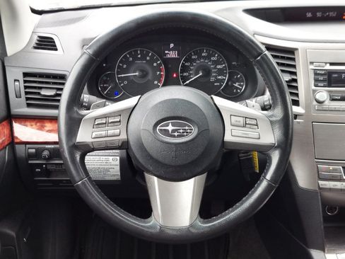 Used 2011 Subaru Outback 2.5i Limited w/ PWR Moonroof Pkg AWD/4WD image 12