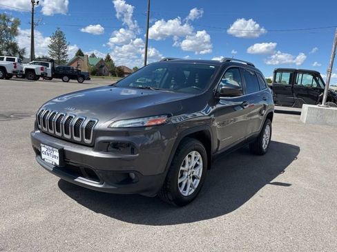 Used 2015 Jeep Cherokee Latitude w/ Comfort/Convenience Group AWD/4WD image 3