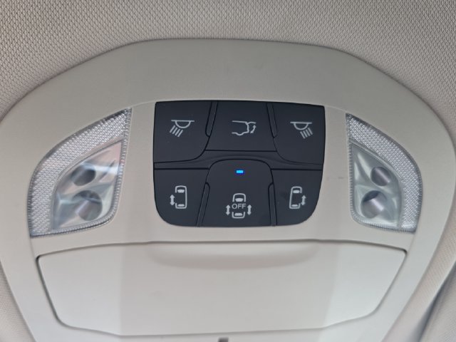 Used 2023 Chrysler Voyager LX FWD image 25