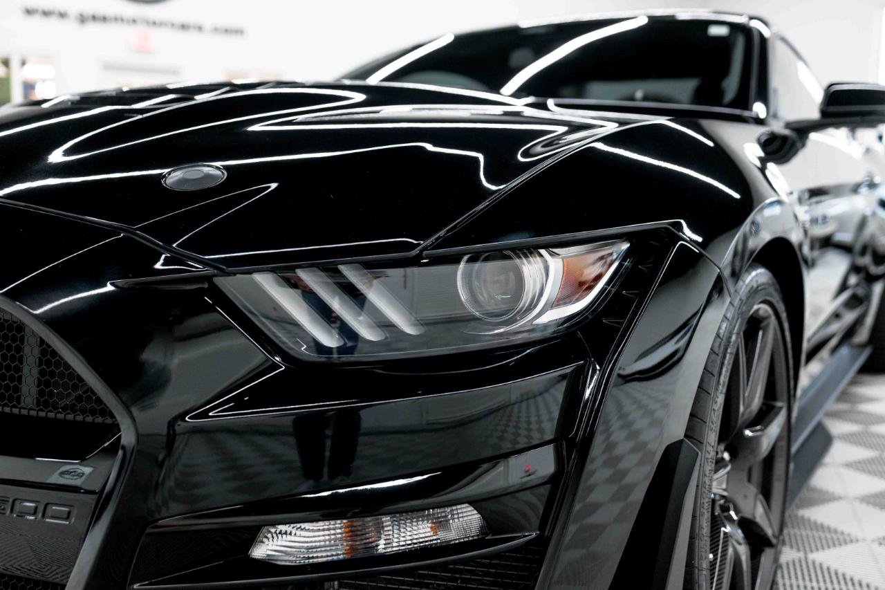 Used 2021 Ford Mustang Shelby GT500 w/ Carbon Fiber Track Pack RWD image 12