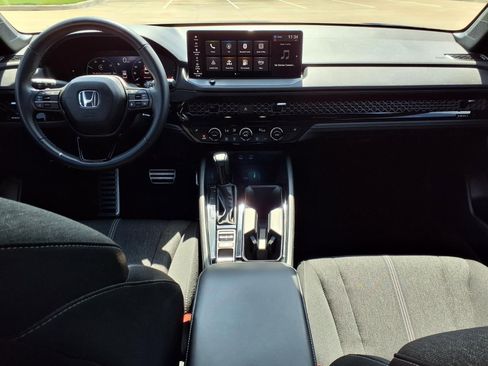 Used 2025 Honda Accord Sport image 9