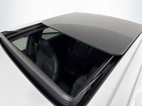 New 2026 Porsche Cayenne Turbo image 23