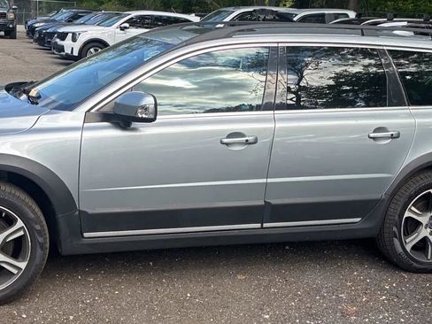 Used 2013 Volvo XC70 T6 AWD/4WD image 2