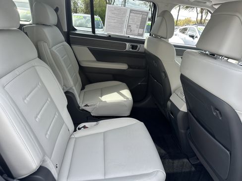 Used 2025 Hyundai Santa Fe Calligraphy image 6