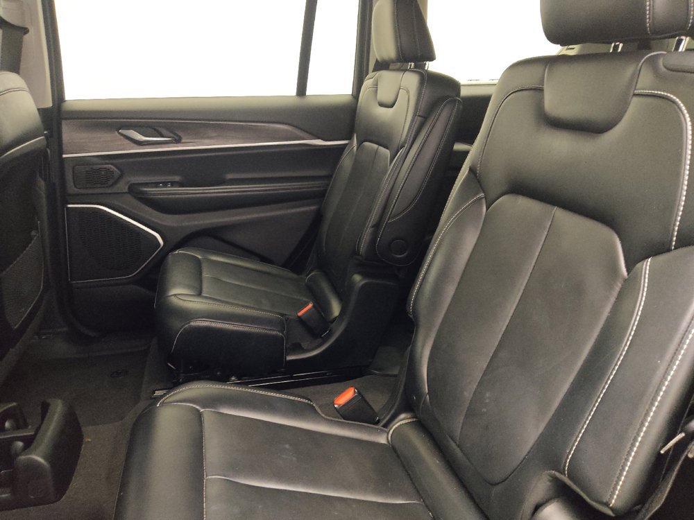 Used 2021 Jeep Grand Cherokee L Limited AWD/4WD image 18