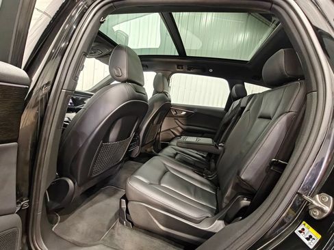 Used 2025 Audi Q7 3.0T Premium Plus AWD/4WD image 31