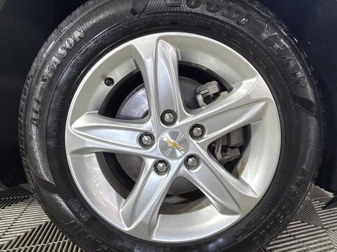 Used 2022 Chevrolet Malibu LT FWD image 34